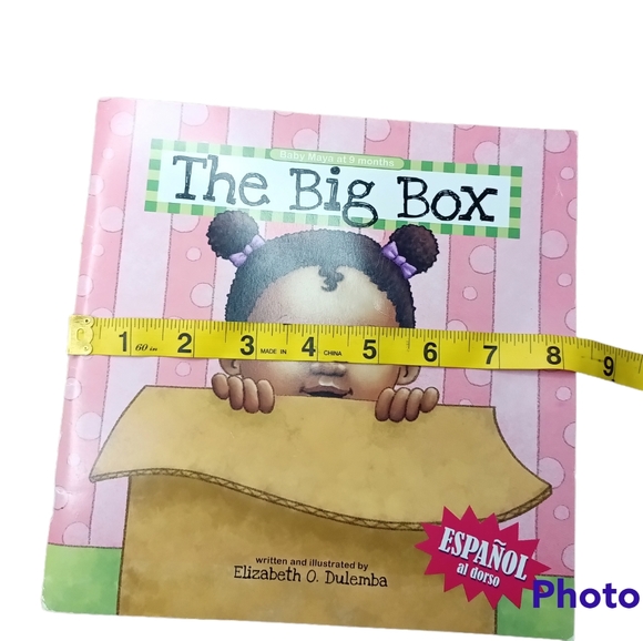 The Big Box/La Caja Grande 2 Sided Spanish and English Book - Picture 5 of 5